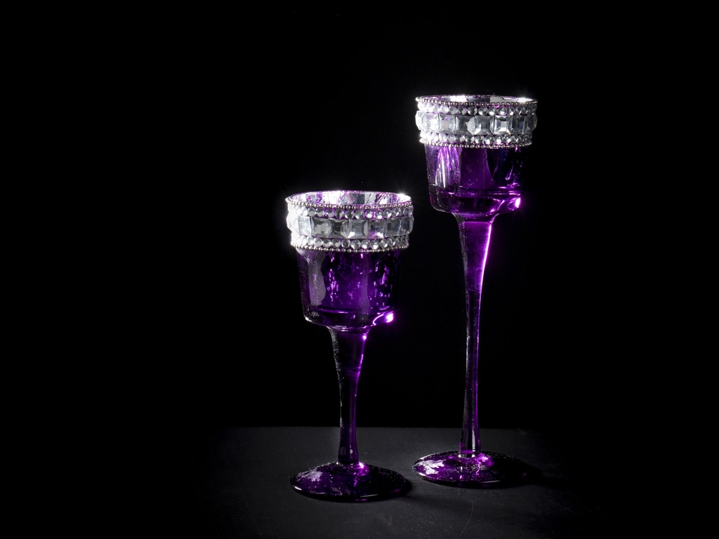 [70141] Glasspokal m/"diamantkant" lilla  H - 24 cm