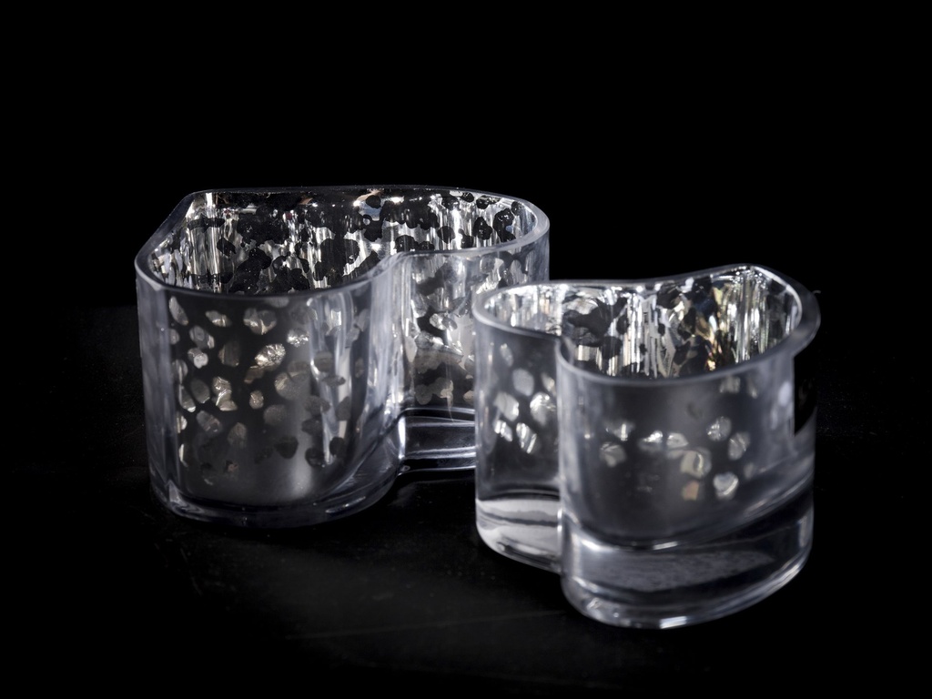Telysglass i hjerteform m/antikk sølv finish. H - 6,5 / Ø - 9 cm