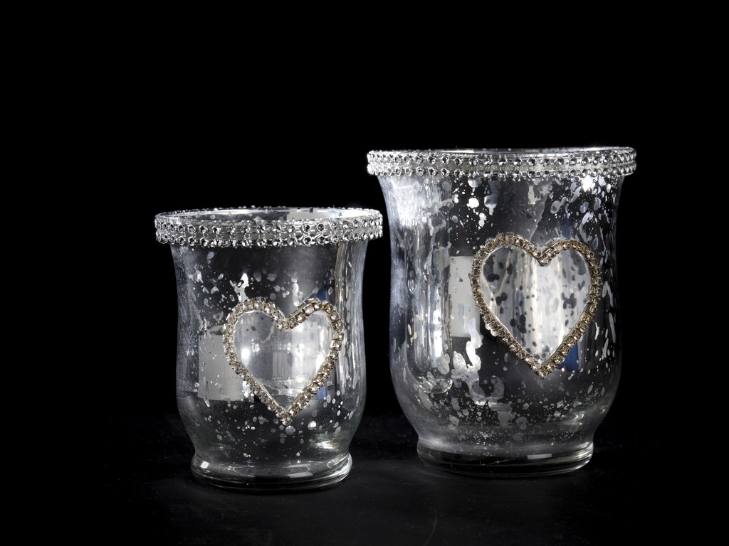 Telysglass i blank sølv /klart hjert, diamanter rundt hjerte. H - 11 / Ø - 9 cm