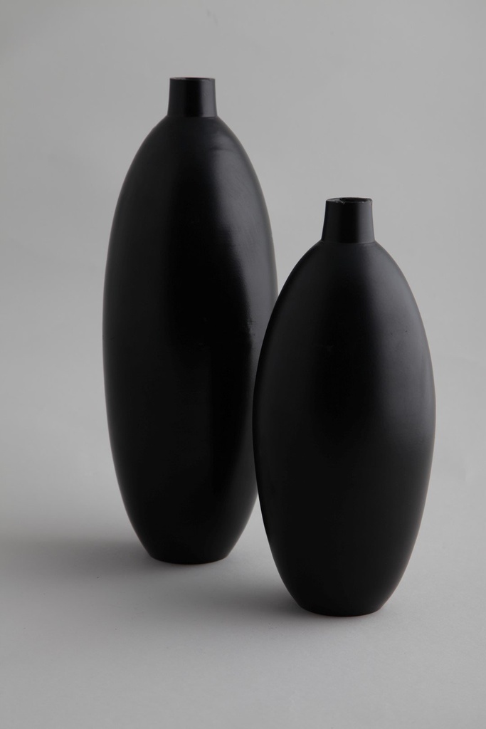 [112702B] Vase sort jern  H-26          