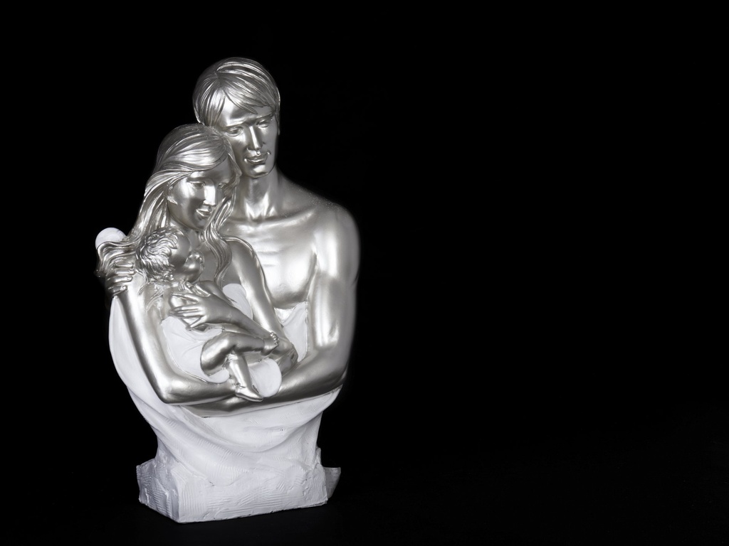 [80154] Figur, mor, far og barn, sølv & hvit, 35 x 21 x 14 cm