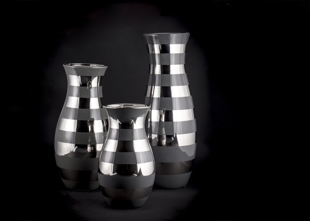 Vase, grå m/sølv striper, Ø - 15 / H - 26 cm