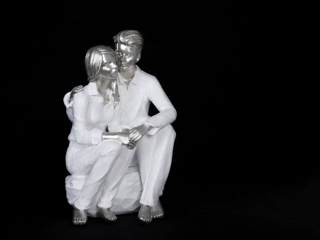 [80250] Parfigur, "sittende" hvit & sølv, 25,5 x 17 x 16 cm