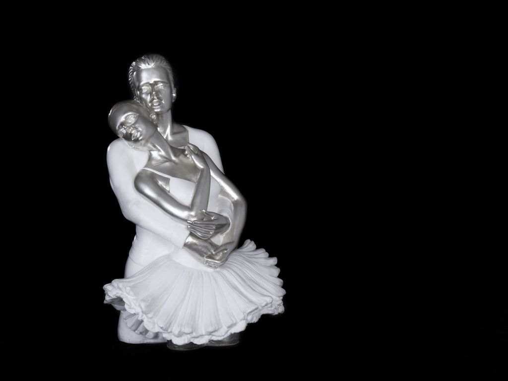 Parfigur, "ballerina" hvit & sølv, 26,5 x 17,8 x 17,2 cm