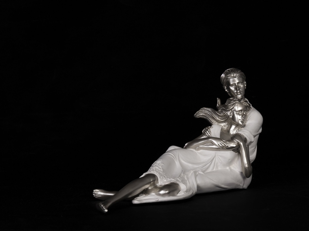 [80257] Parfigur, "sittende" hvit & sølv, 30 x 17,7 x 12 cm