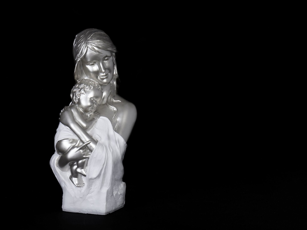 Figur "mor m/barn", hvit & sølv, 27 x 13 x 12 cm
