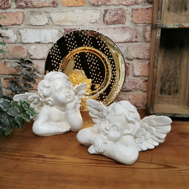 [90341] Engel i antikk hvit, 25 x 15 x 12,5 + 25 x 14 x 18 cm.