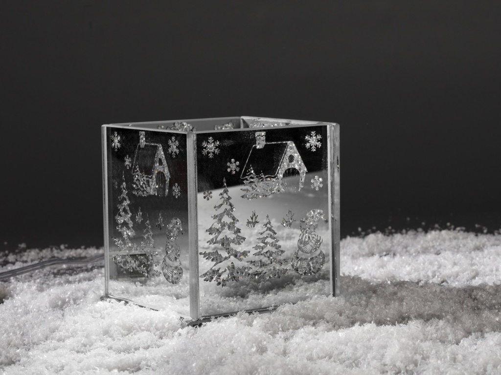 Kvadrat glass dekor m/led lys + USB, "hus og snømann", 8*8*8 cm