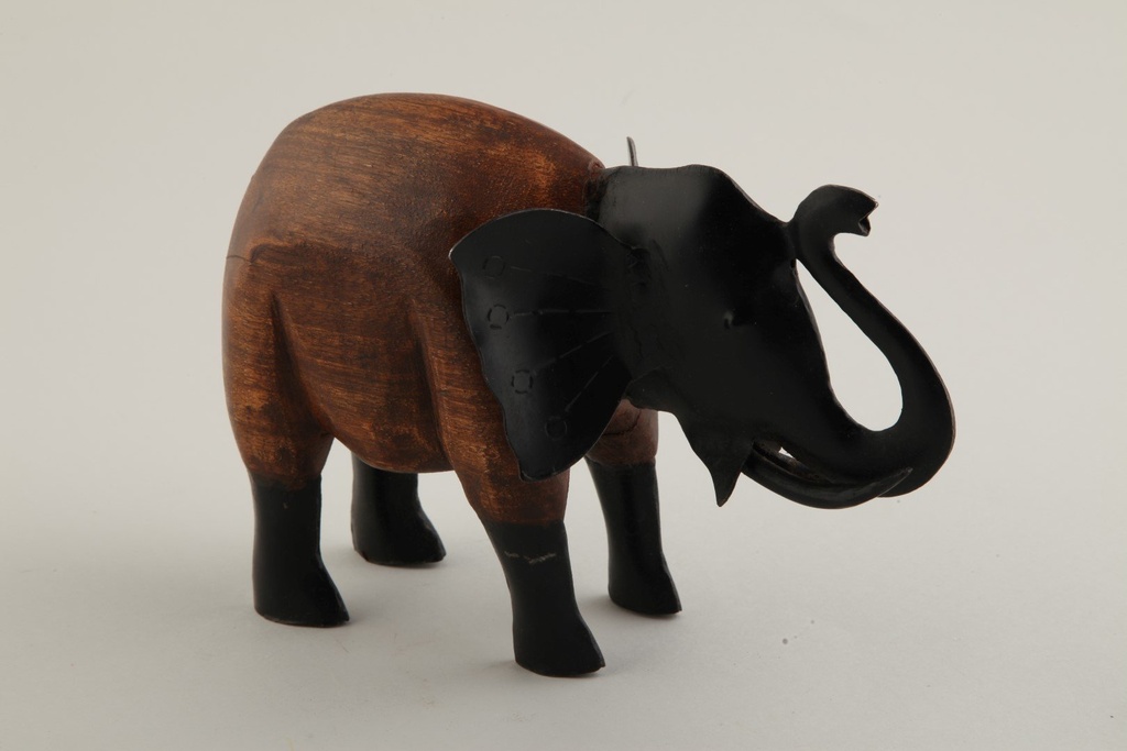Elefant,tr/jern, H-15