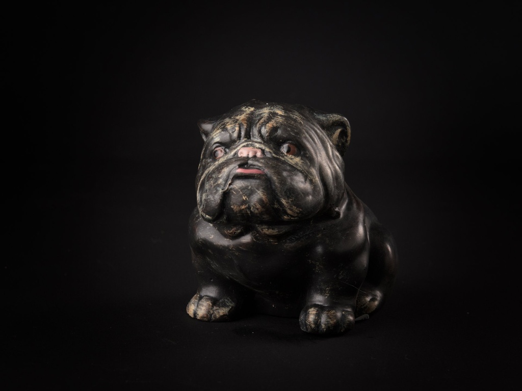 Buldog, sittende, H-7.5 cm