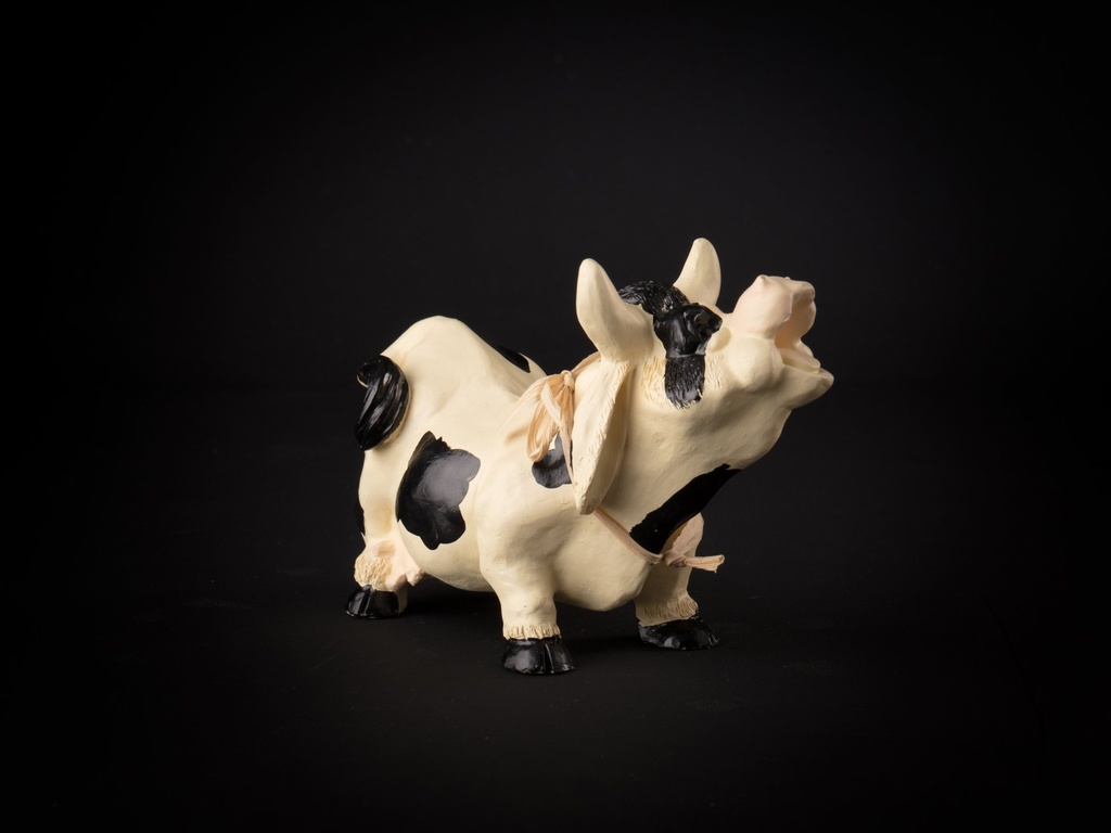 Ku, svartbroget,12 cm, stående
