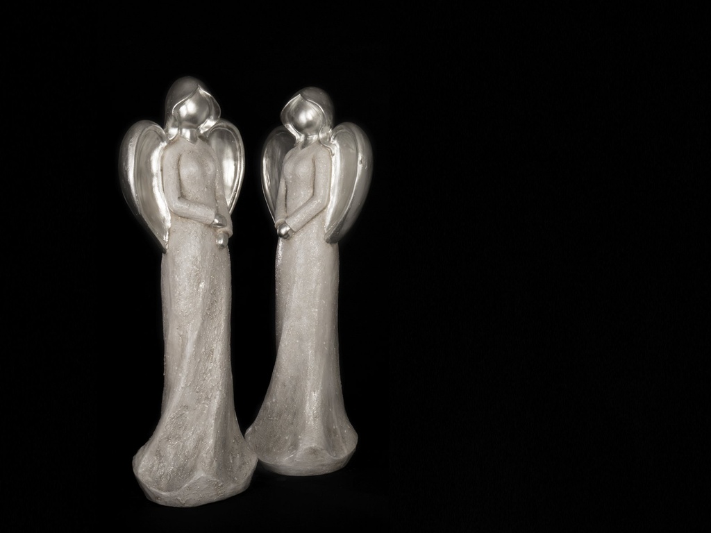 [90557] Engel, grå/sølv, 63*23*18 cm.