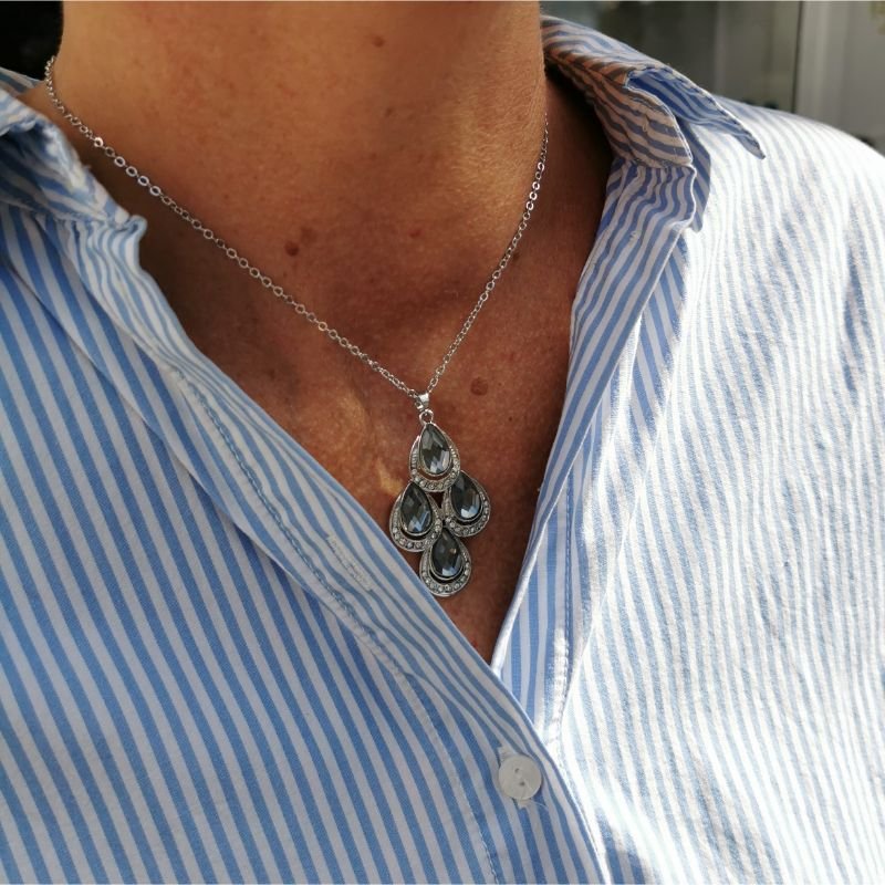 Halskjede i rhodium 40+5cm, svarte krystaller