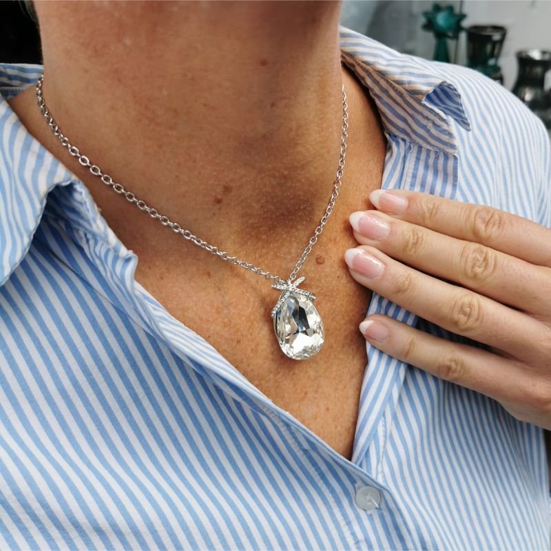 Halskjede i rhodium 40+5cm, blank "diamant" med krystallsløyfe