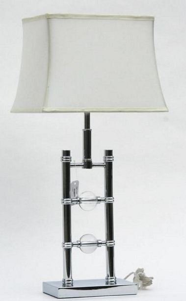 [31003] Lampe i krystall og krom, m/rekt. skjerm. H - 67 cm.