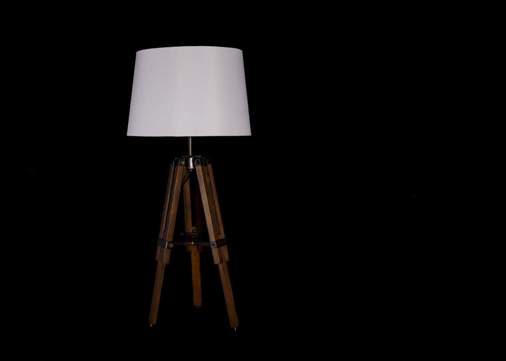 [31099] Lampe brune trebein rund cr. skjerm  H - 64 cm