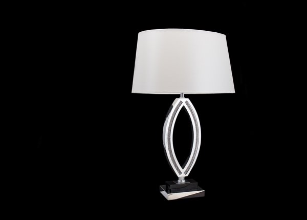 Lamp i krom m/krystaller m/oval skjerm, H - 65 cm